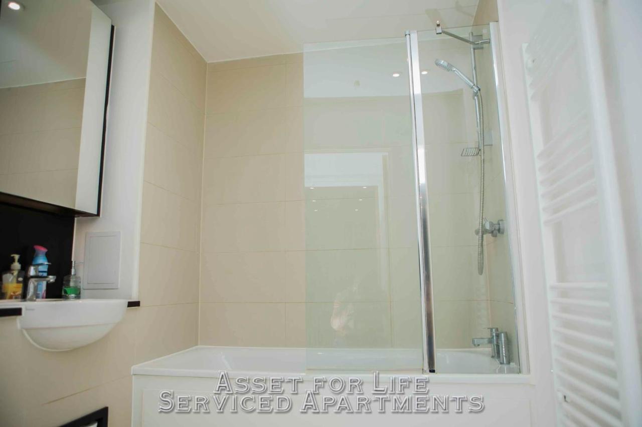 Pontoon Dock Key Workers Apartment London Exterior photo