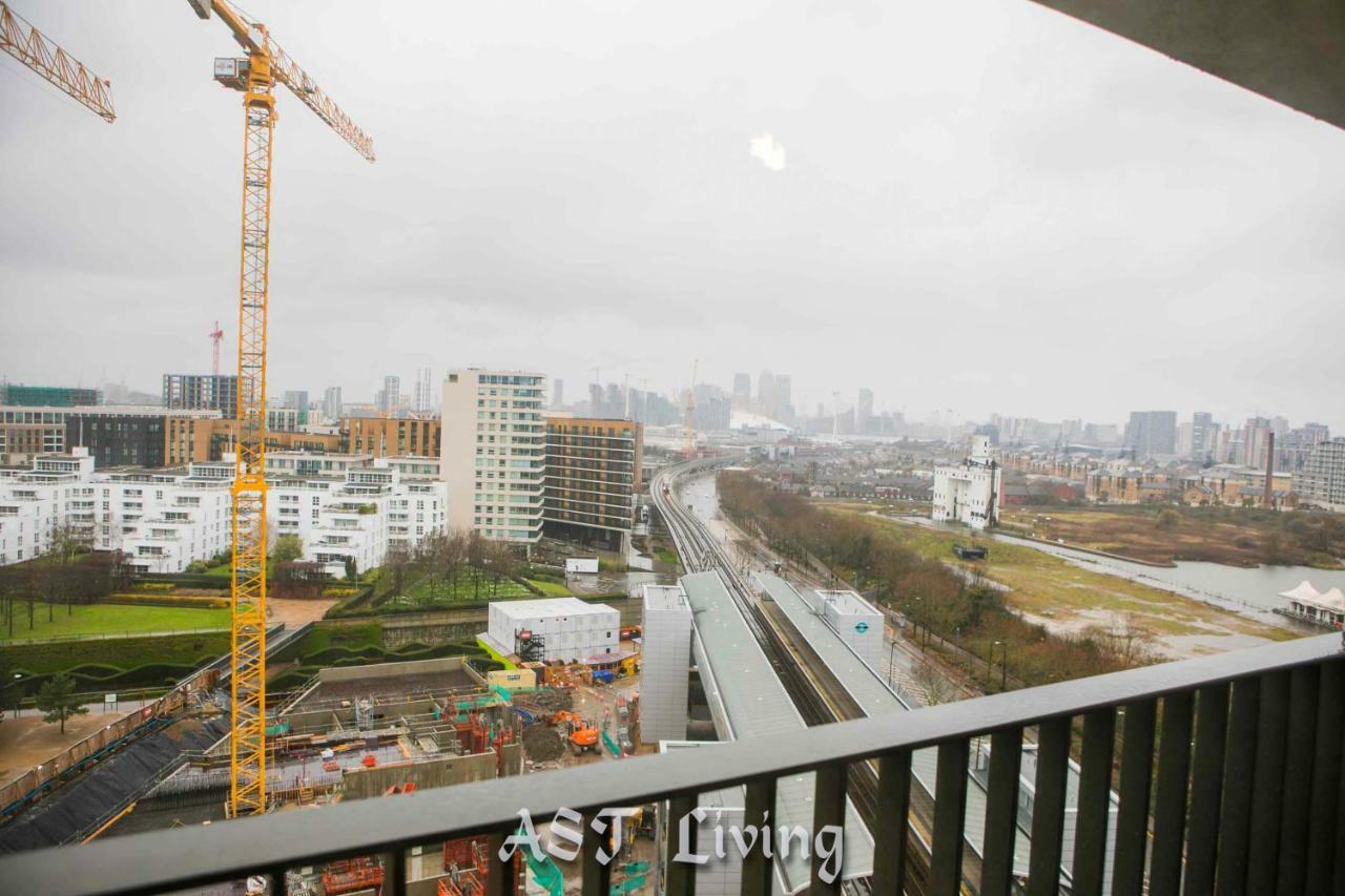 Pontoon Dock Key Workers Apartment London Exterior photo